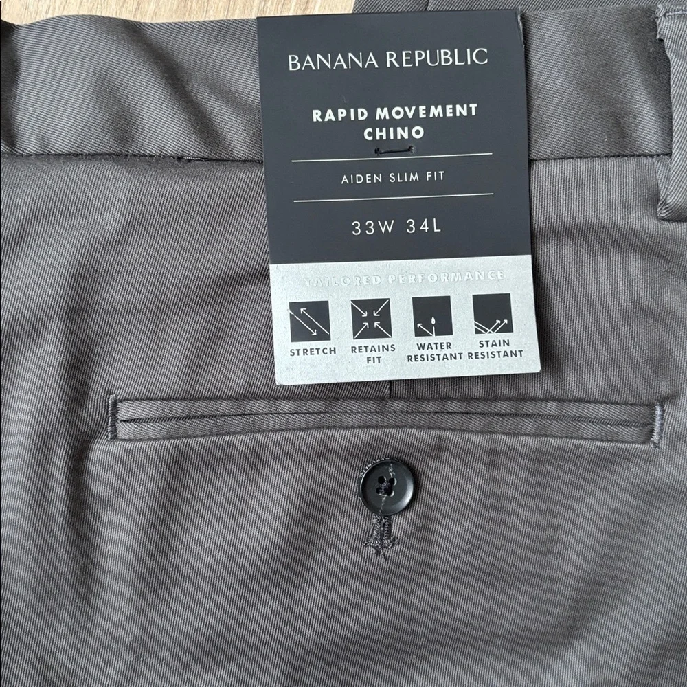 NWT Banana Republic Aiden Slim Fit Rapid Movement Chinos in Charcoal 33 x 34